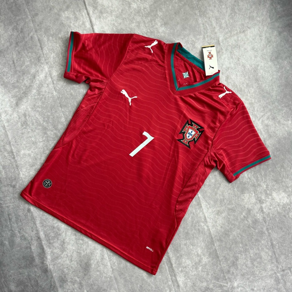 Portugal Home Jersey Ronaldo 7 - Picture 4 of 7